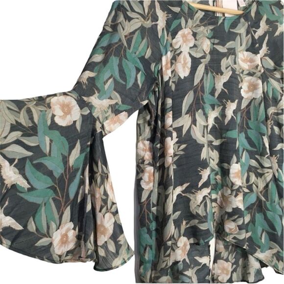 LAUREN CONRAD FLUTTER SLEEVE SPLIT BACK HI LOW BLOUSE TOP SMALL FLORAL FAIRY - Picture 7 of 13